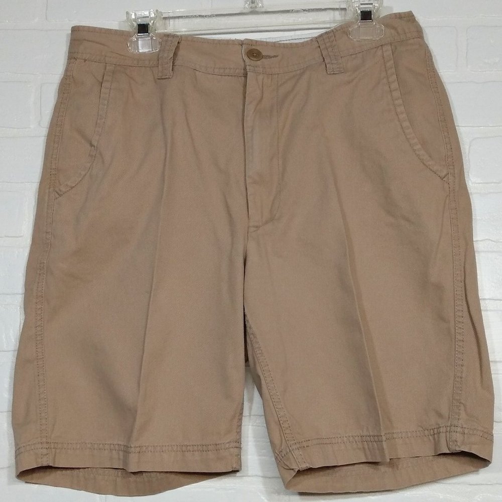 St. Johns Bay men's khaki flat front shorts 100% cotton 32